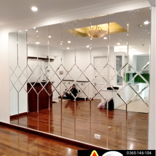 HÌNH TỔNG HỢP KÍNH THỦY TRANG TRÍ .