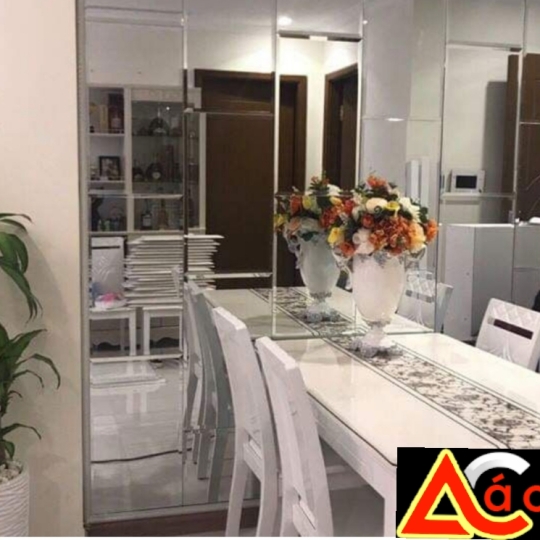 HÌNH TỔNG HỢP KÍNH THỦY TRANG TRÍ .