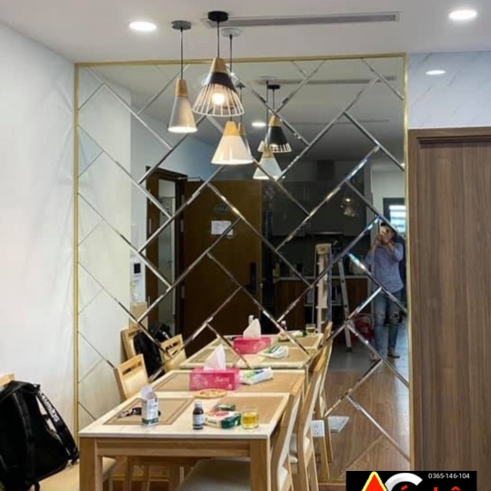 HÌNH TỔNG HỢP KÍNH THỦY TRANG TRÍ .